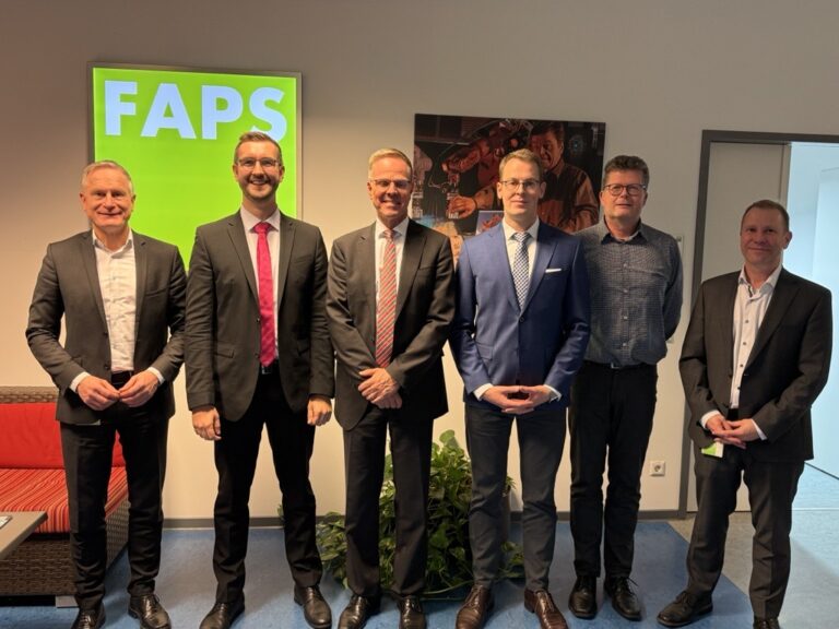 04.11.2025: Patrick Bründl schließt Promotion mit Auszeichnung ab
