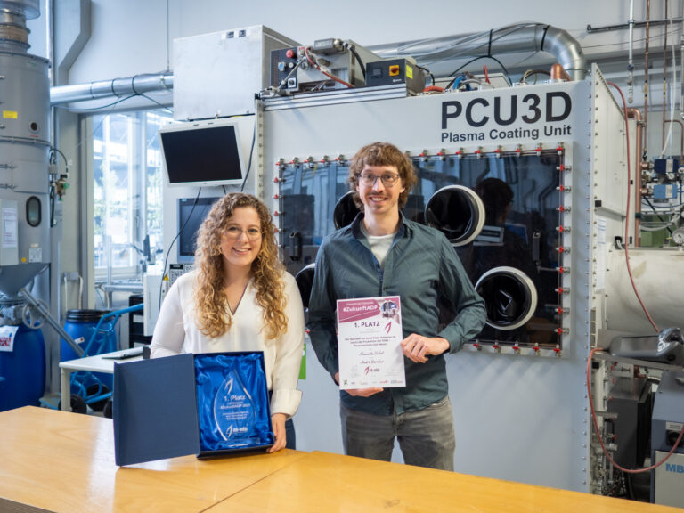 10.04.2025: Erster Platz beim Wettbewerb „Atmosphärische Plasmen – eine Technologie mit Zukunftspotenzial?!“