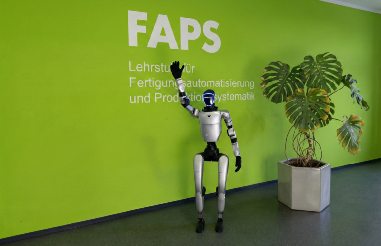 01.12.2025: Humanoider Roboter G1 von Unitree verstärkt Forschungsinfrastruktur am Lehrstuhl FAPS