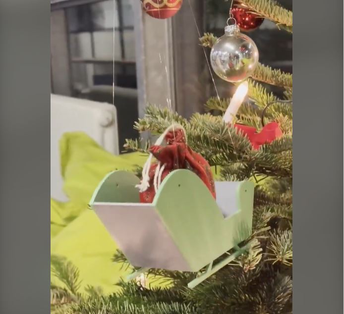 25.12.2024: FAPS Weihnachtsvideo 2024 – Geschenkelieferung per Drohne