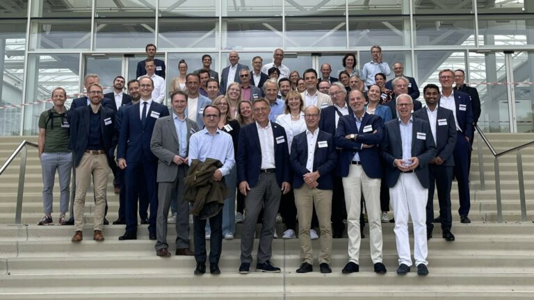 13.09.2023: FAPS stellt Vision zur „Maschine der Zukunft“ im Brainport Industries Campus in Eindhoven vor
