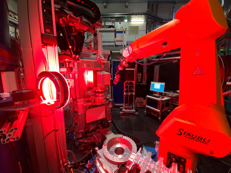 AutoTron – Steigerung der Effizienz und Erweiterung des Anwendungsbereichs der robotergestützten Neutronendiffraktometrie