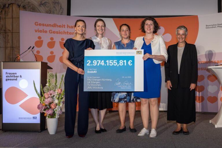 02.07.2025: FAU und Medien berichten über KI-gestützte Ultraschallforschung zur Diagnose- und Behandlungsmöglichkeiten der Endometriose