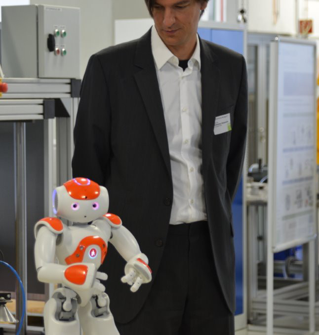 10.07.2015: Nürnberger Nachrichten berichten über die FAPS-TT Fachtagung „Mensch-Roboter-Kollaboration“